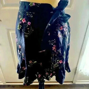 TML by Tomorrowland Dark Blue Floral Skirt size small (never worn)